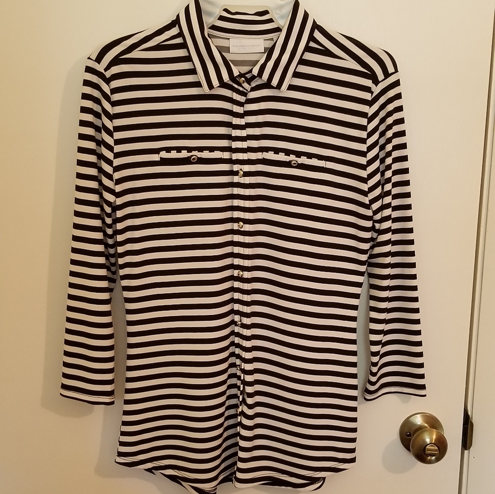 Ladies dress shirt.